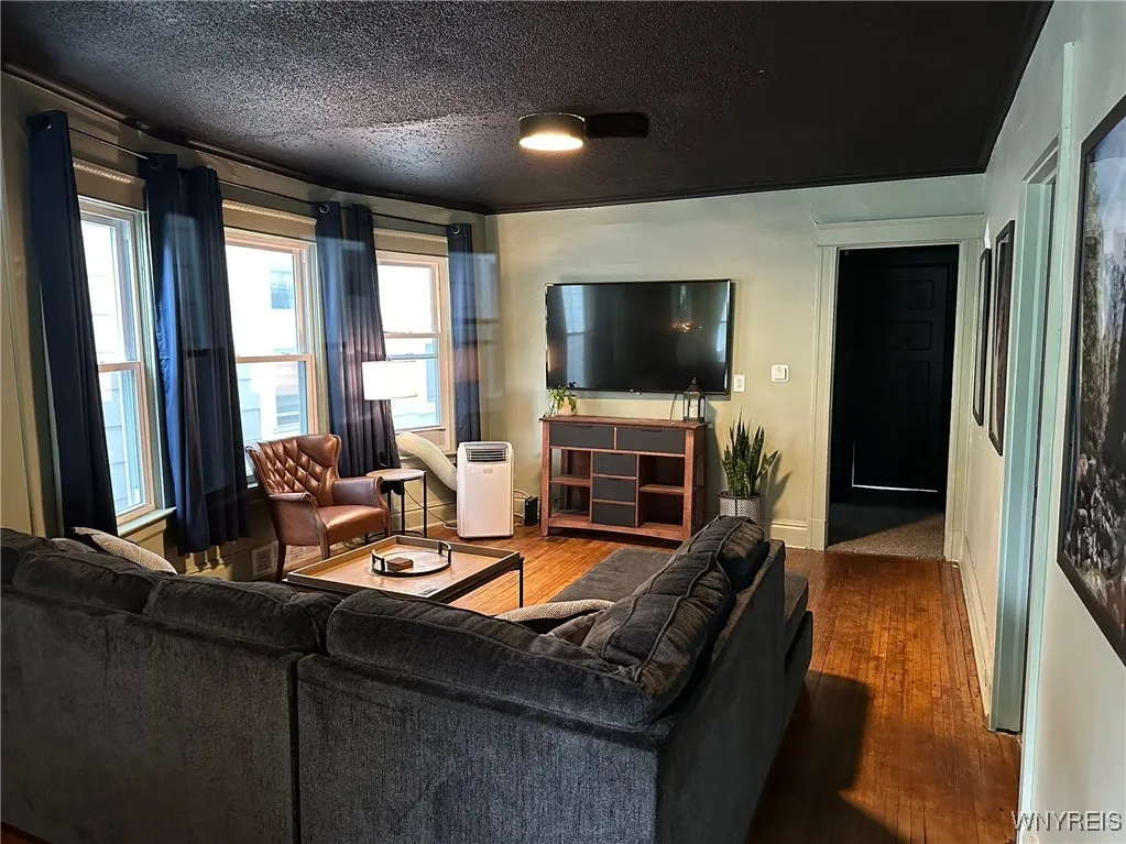 59 Inwood Place, Buffalo, New York 14209, Buffalo, New York 14209, 8 Bedrooms Bedrooms, ,3 BathroomsBathrooms,Residential,For Sale,59 Inwood Place, Buffalo, New York 14209,B1612532