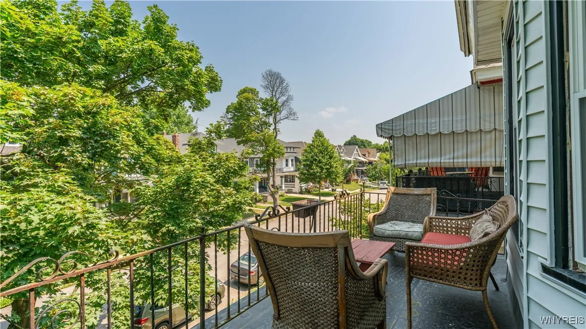 59 Inwood Place, Buffalo, New York 14209, Buffalo, New York 14209, 8 Bedrooms Bedrooms, ,3 BathroomsBathrooms,Residential,For Sale,59 Inwood Place, Buffalo, New York 14209,B1612532