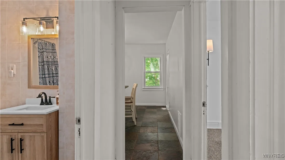59 Inwood Place, Buffalo, New York 14209, Buffalo, New York 14209, 8 Bedrooms Bedrooms, ,3 BathroomsBathrooms,Residential,For Sale,59 Inwood Place, Buffalo, New York 14209,B1612532