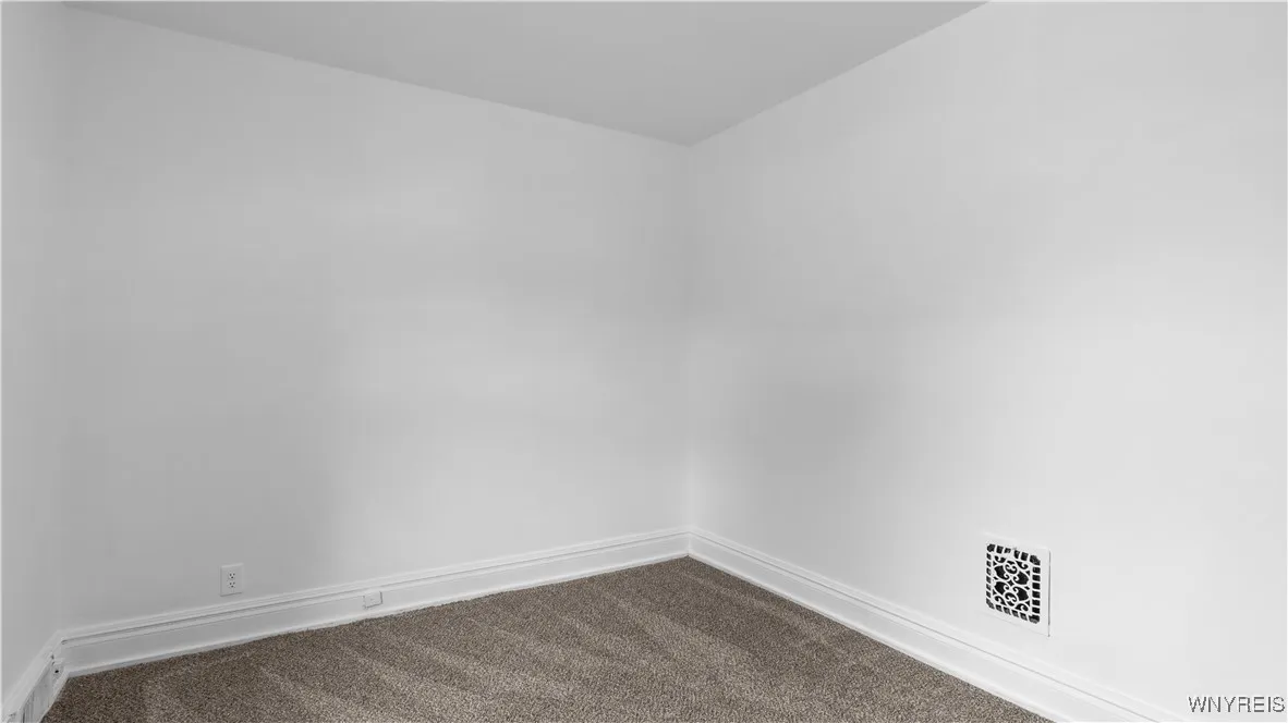 59 Inwood Place, Buffalo, New York 14209, Buffalo, New York 14209, 8 Bedrooms Bedrooms, ,3 BathroomsBathrooms,Residential,For Sale,59 Inwood Place, Buffalo, New York 14209,B1612532