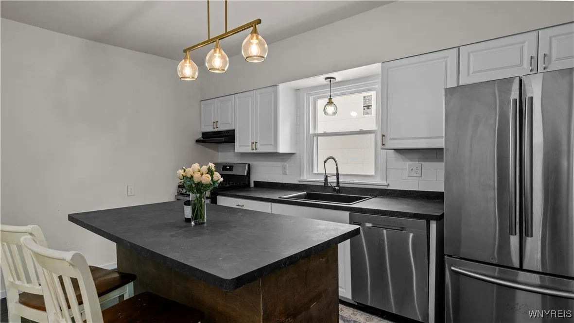 59 Inwood Place, Buffalo, New York 14209, Buffalo, New York 14209, 8 Bedrooms Bedrooms, ,3 BathroomsBathrooms,Residential,For Sale,59 Inwood Place, Buffalo, New York 14209,B1612532