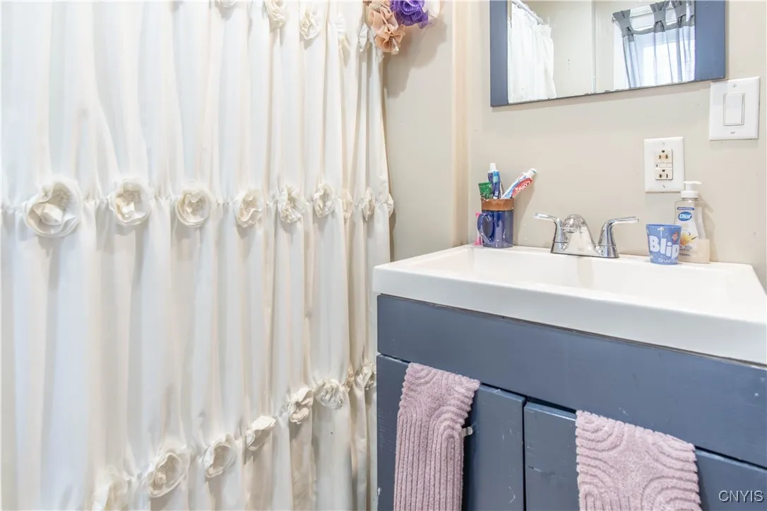 218 South Rutland Street, Watertown City, New York, Watertown City, New York 13601, 3 Bedrooms Bedrooms, 6 Rooms Rooms,1 BathroomBathrooms,Residential,For Sale,218 South Rutland Street, Watertown City, New York,S1623301