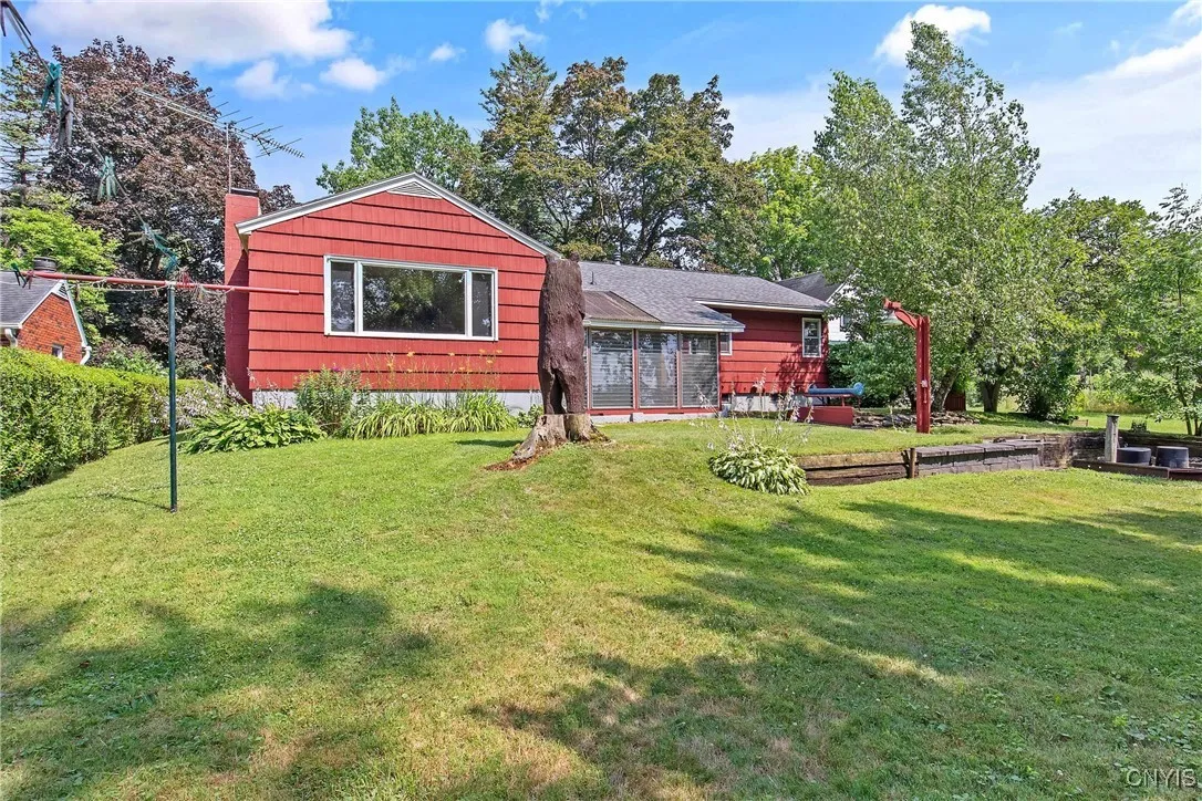 1231 Tulip Street, Salina, New York 13090, Salina, New York 13090, 3 Bedrooms Bedrooms, 9 Rooms Rooms,1 BathroomBathrooms,Residential,For Sale,1231 Tulip Street, Salina, New York 13090,S1623290