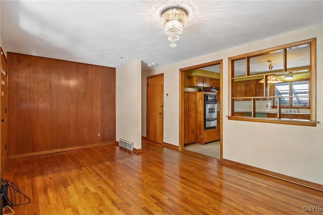 1231 Tulip Street, Salina, New York 13090, Salina, New York 13090, 3 Bedrooms Bedrooms, 9 Rooms Rooms,1 BathroomBathrooms,Residential,For Sale,1231 Tulip Street, Salina, New York 13090,S1623290