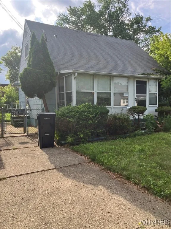 2737 21st Street, Niagara Falls, New York 14305, Niagara Falls, New York 14305, 3 Bedrooms Bedrooms, 6 Rooms Rooms,1 BathroomBathrooms,Residential Lease,For Rent,2737 21st Street, Niagara Falls, New York 14305,B1621963