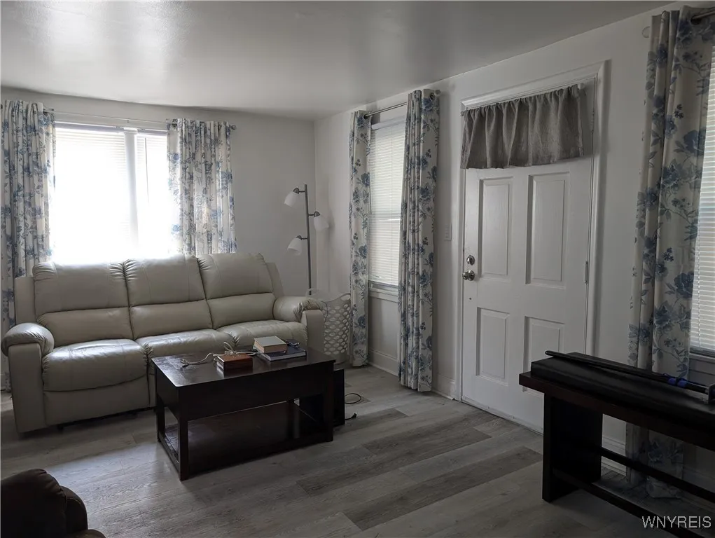 509 75th Street, Niagara Falls, New York 14304, Niagara Falls, New York 14304, 2 Bedrooms Bedrooms, 5 Rooms Rooms,1 BathroomBathrooms,Residential,For Sale,509 75th Street, Niagara Falls, New York 14304,B1623255