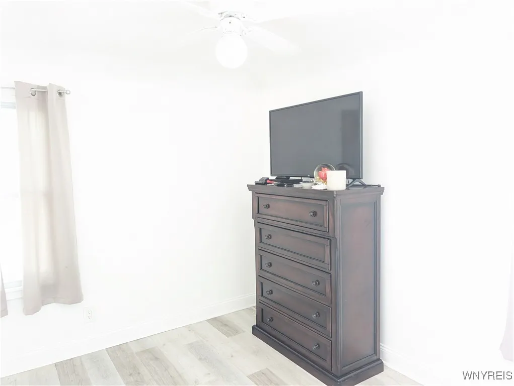 509 75th Street, Niagara Falls, New York 14304, Niagara Falls, New York 14304, 2 Bedrooms Bedrooms, 5 Rooms Rooms,1 BathroomBathrooms,Residential,For Sale,509 75th Street, Niagara Falls, New York 14304,B1623255
