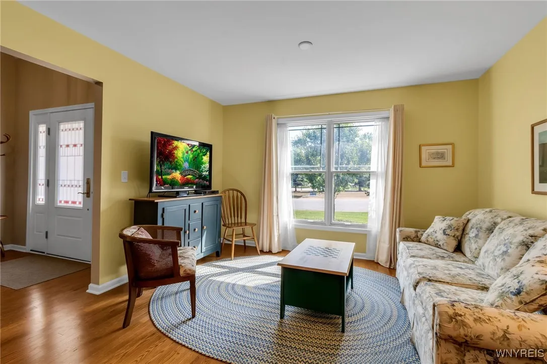 18 Lakeview Court N, Elma, New York 14059, Elma, New York 14059, 3 Bedrooms Bedrooms, 7 Rooms Rooms,2 BathroomsBathrooms,Residential,For Sale,18 Lakeview Court N, Elma, New York 14059,B1622878