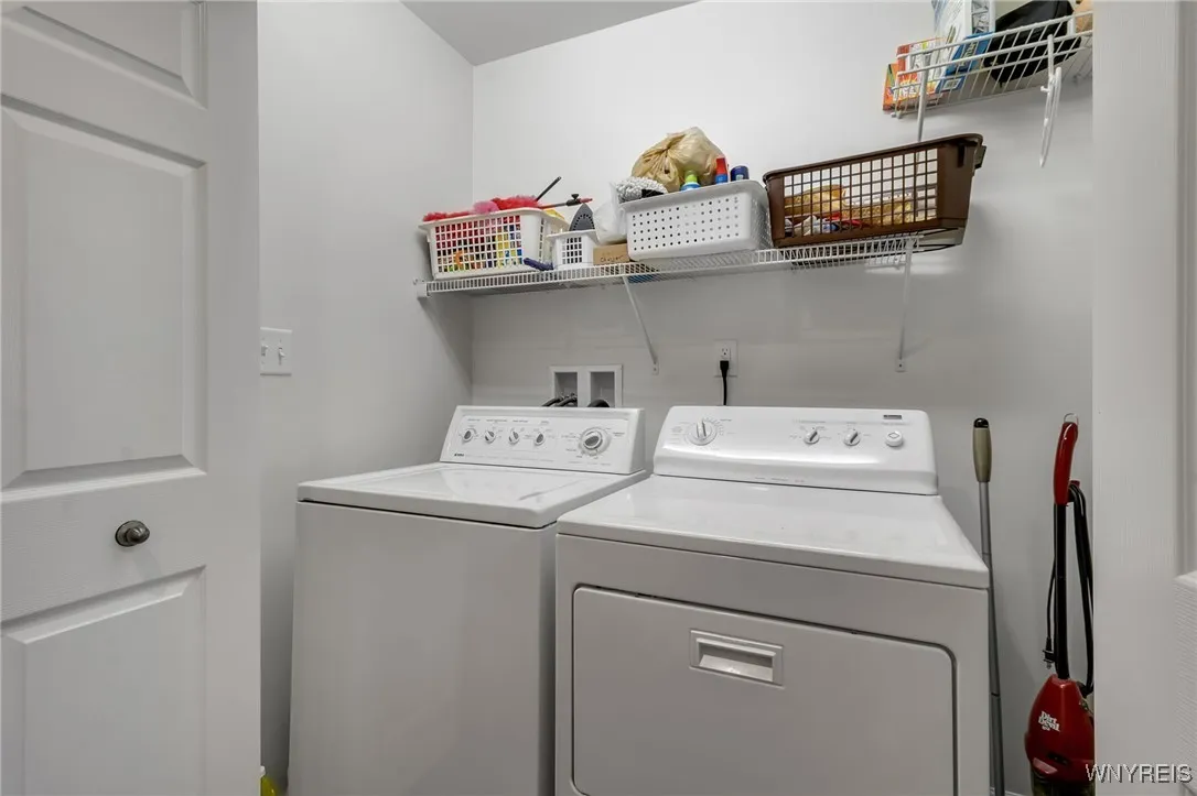 18 Lakeview Court N, Elma, New York 14059, Elma, New York 14059, 3 Bedrooms Bedrooms, 7 Rooms Rooms,2 BathroomsBathrooms,Residential,For Sale,18 Lakeview Court N, Elma, New York 14059,B1622878