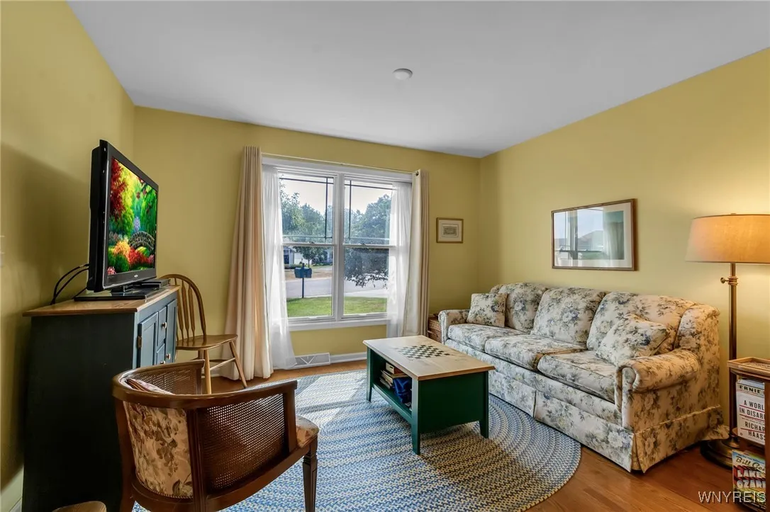 18 Lakeview Court N, Elma, New York 14059, Elma, New York 14059, 3 Bedrooms Bedrooms, 7 Rooms Rooms,2 BathroomsBathrooms,Residential,For Sale,18 Lakeview Court N, Elma, New York 14059,B1622878