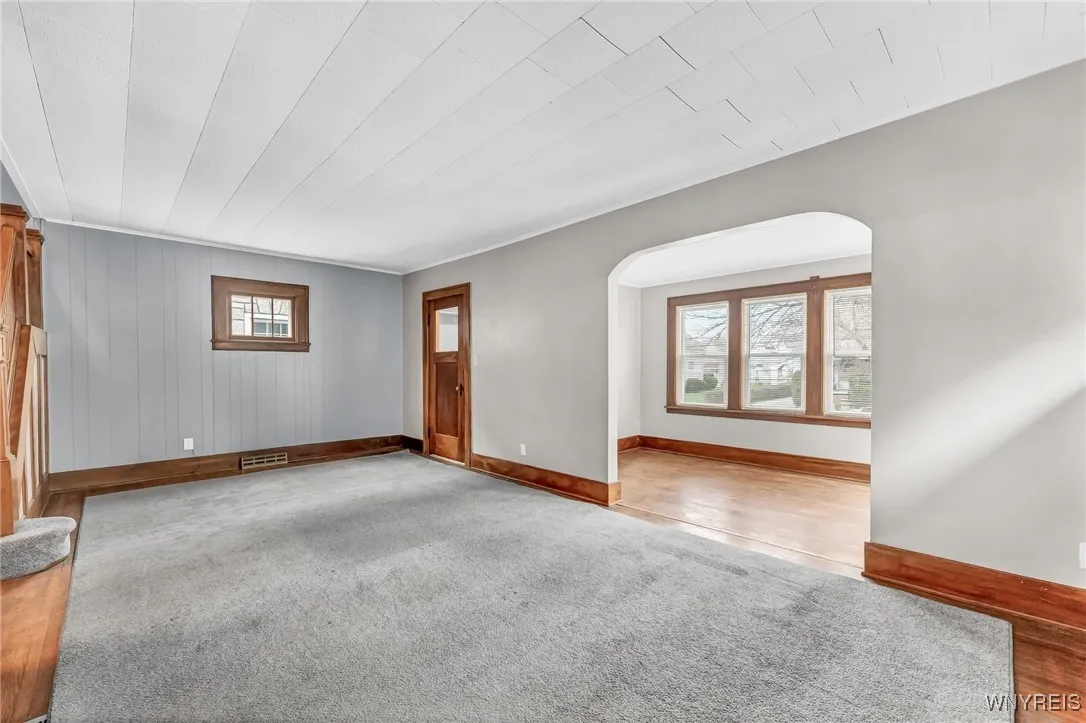 355 South Ogden Street, Buffalo, New York 14206, Buffalo, New York 14206, 3 Bedrooms Bedrooms, 9 Rooms Rooms,1 BathroomBathrooms,Residential Lease,For Rent,355 South Ogden Street, Buffalo, New York 14206,B1620989
