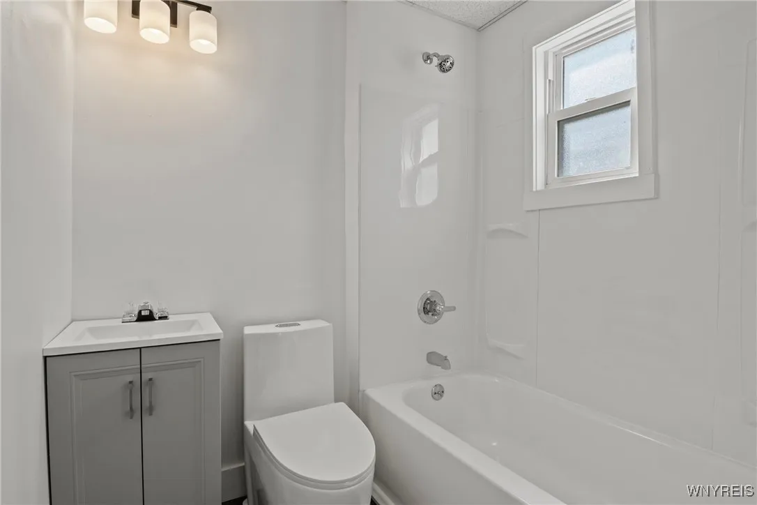 877 Prospect Avenue, Buffalo, New York 14213, Buffalo, New York 14213, 8 Bedrooms Bedrooms, ,4 BathroomsBathrooms,Residential,For Sale,877 Prospect Avenue, Buffalo, New York 14213,B1623020