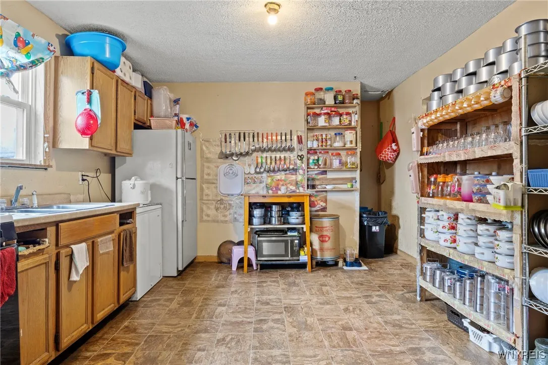 877 Prospect Avenue, Buffalo, New York 14213, Buffalo, New York 14213, 8 Bedrooms Bedrooms, ,4 BathroomsBathrooms,Residential,For Sale,877 Prospect Avenue, Buffalo, New York 14213,B1623020