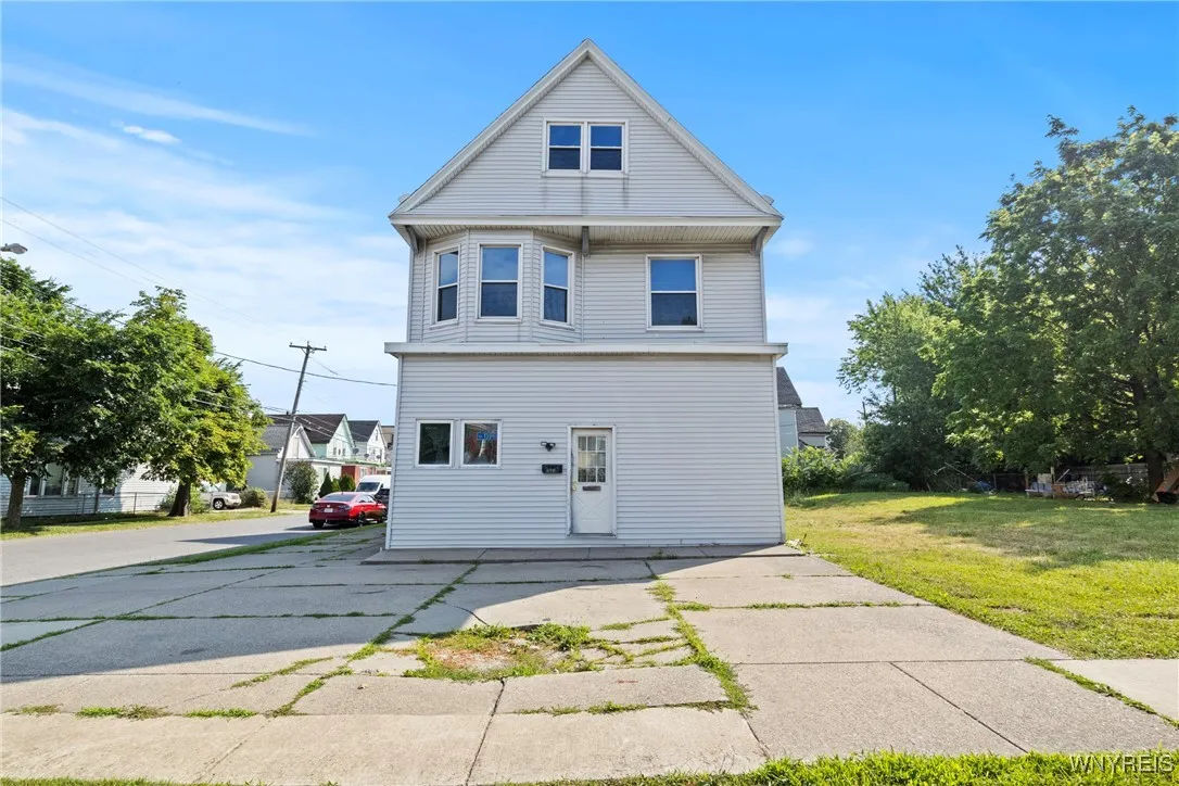 877 Prospect Avenue, Buffalo, New York 14213, Buffalo, New York 14213, 8 Bedrooms Bedrooms, ,4 BathroomsBathrooms,Residential,For Sale,877 Prospect Avenue, Buffalo, New York 14213,B1623020
