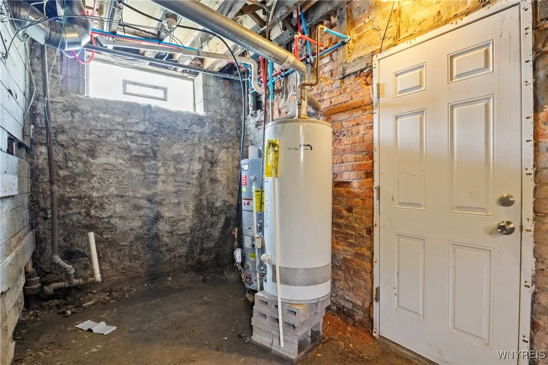 877 Prospect Avenue, Buffalo, New York 14213, Buffalo, New York 14213, 8 Bedrooms Bedrooms, ,4 BathroomsBathrooms,Residential,For Sale,877 Prospect Avenue, Buffalo, New York 14213,B1623020