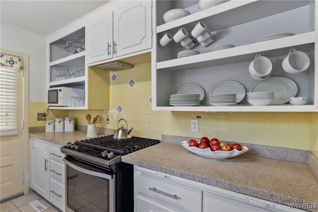 125 Hyde Park, Lockport City, New York 14094, Lockport City, New York 14094, 3 Bedrooms Bedrooms, 7 Rooms Rooms,1 BathroomBathrooms,Residential,For Sale,125 Hyde Park, Lockport City, New York 14094,B1623392