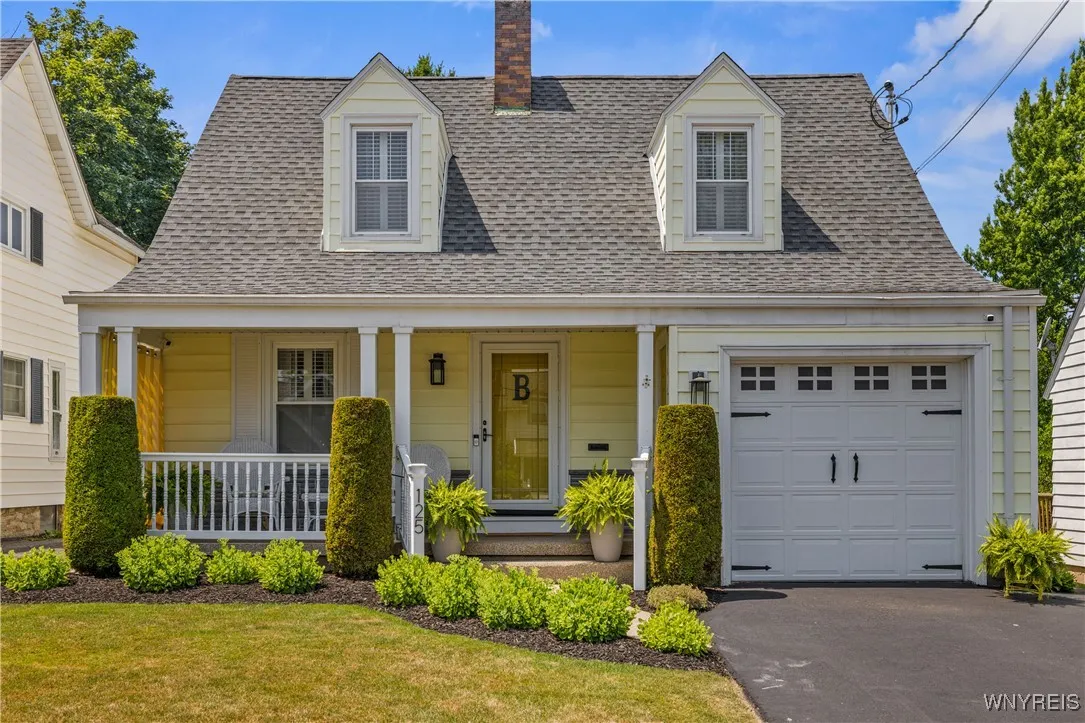 125 Hyde Park, Lockport City, New York 14094, Lockport City, New York 14094, 3 Bedrooms Bedrooms, 7 Rooms Rooms,1 BathroomBathrooms,Residential,For Sale,125 Hyde Park, Lockport City, New York 14094,B1623392