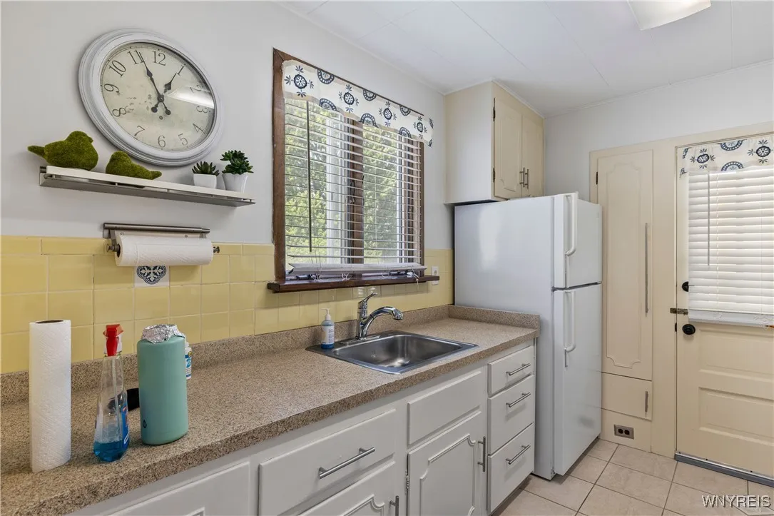 125 Hyde Park, Lockport City, New York 14094, Lockport City, New York 14094, 3 Bedrooms Bedrooms, 7 Rooms Rooms,1 BathroomBathrooms,Residential,For Sale,125 Hyde Park, Lockport City, New York 14094,B1623392