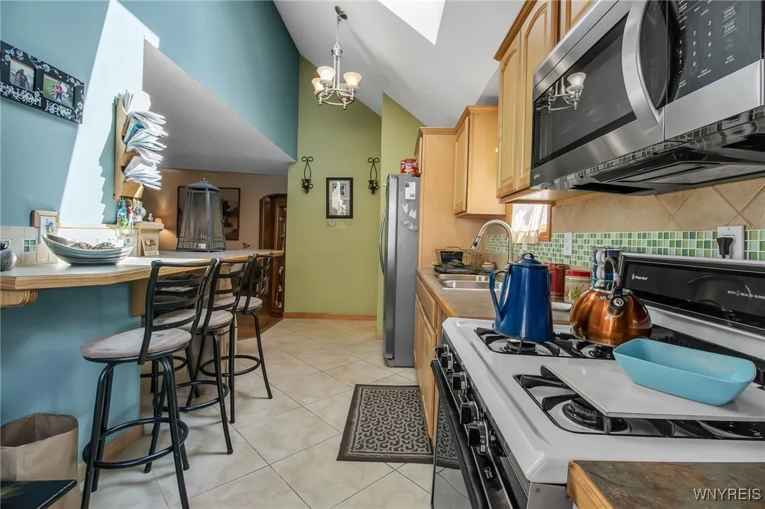 306 Barnsdale Avenue, West Seneca, New York 14224, West Seneca, New York 14224, 2 Bedrooms Bedrooms, 6 Rooms Rooms,1 BathroomBathrooms,Residential,For Sale,306 Barnsdale Avenue, West Seneca, New York 14224,B1623147