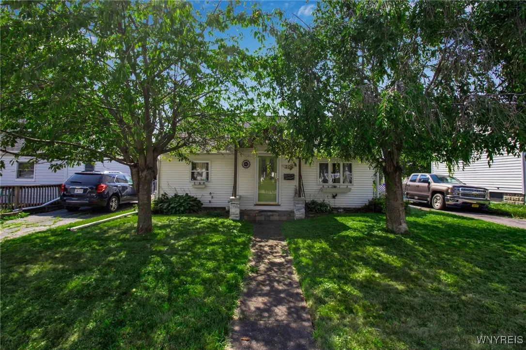 306 Barnsdale Avenue, West Seneca, New York 14224, West Seneca, New York 14224, 2 Bedrooms Bedrooms, 6 Rooms Rooms,1 BathroomBathrooms,Residential,For Sale,306 Barnsdale Avenue, West Seneca, New York 14224,B1623147