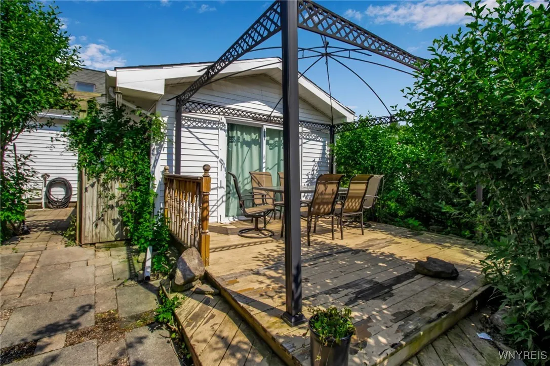 306 Barnsdale Avenue, West Seneca, New York 14224, West Seneca, New York 14224, 2 Bedrooms Bedrooms, 6 Rooms Rooms,1 BathroomBathrooms,Residential,For Sale,306 Barnsdale Avenue, West Seneca, New York 14224,B1623147