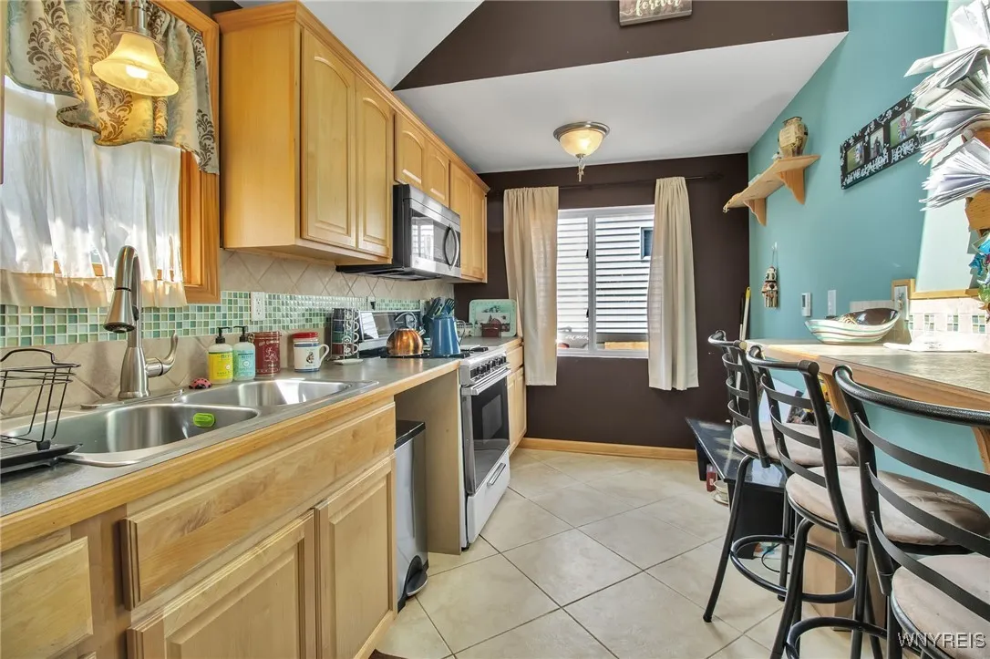 306 Barnsdale Avenue, West Seneca, New York 14224, West Seneca, New York 14224, 2 Bedrooms Bedrooms, 6 Rooms Rooms,1 BathroomBathrooms,Residential,For Sale,306 Barnsdale Avenue, West Seneca, New York 14224,B1623147