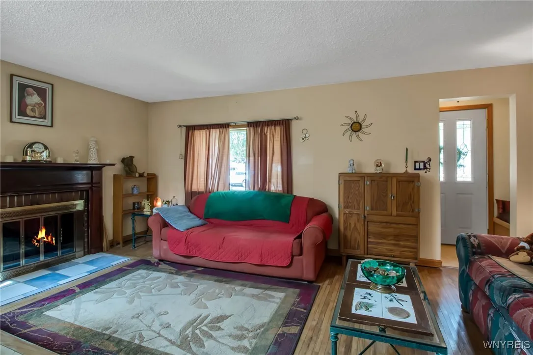 306 Barnsdale Avenue, West Seneca, New York 14224, West Seneca, New York 14224, 2 Bedrooms Bedrooms, 6 Rooms Rooms,1 BathroomBathrooms,Residential,For Sale,306 Barnsdale Avenue, West Seneca, New York 14224,B1623147