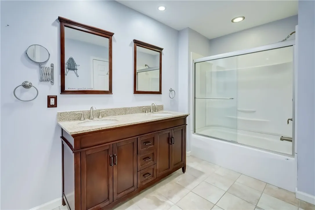 8 Le Marc Court, Brighton, New York 14618, Brighton, New York 14618, 2 Bedrooms Bedrooms, 6 Rooms Rooms,1 BathroomBathrooms,Residential,Closed,8 Le Marc Court, Brighton, New York 14618,0,R1614377