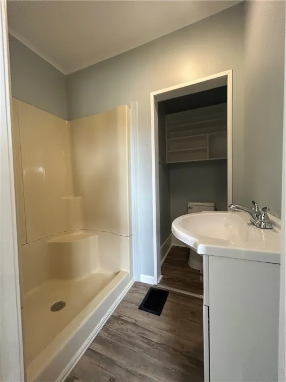 111 Lewis Street, Geneva City, New York 14456, Geneva City, New York 14456, 4 Bedrooms Bedrooms, 6 Rooms Rooms,2 BathroomsBathrooms,Residential,For Sale,111 Lewis Street, Geneva City, New York 14456,R1623228