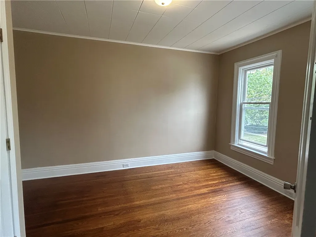111 Lewis Street, Geneva City, New York 14456, Geneva City, New York 14456, 4 Bedrooms Bedrooms, 6 Rooms Rooms,2 BathroomsBathrooms,Residential,For Sale,111 Lewis Street, Geneva City, New York 14456,R1623228