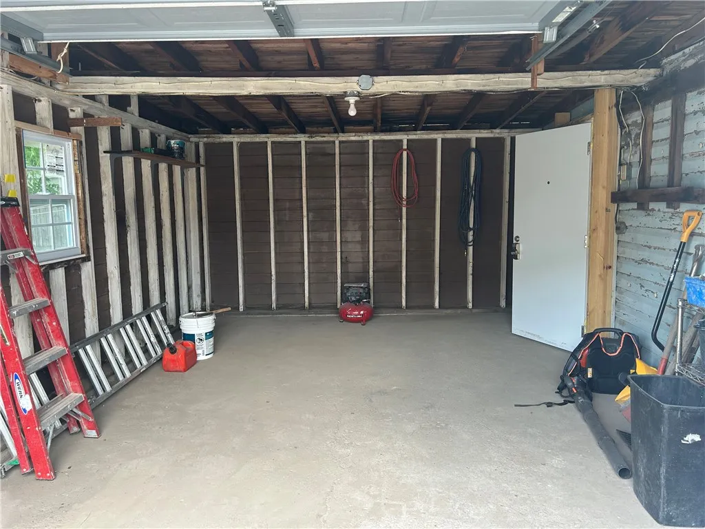 111 Lewis Street, Geneva City, New York 14456, Geneva City, New York 14456, 4 Bedrooms Bedrooms, 6 Rooms Rooms,2 BathroomsBathrooms,Residential,For Sale,111 Lewis Street, Geneva City, New York 14456,R1623228