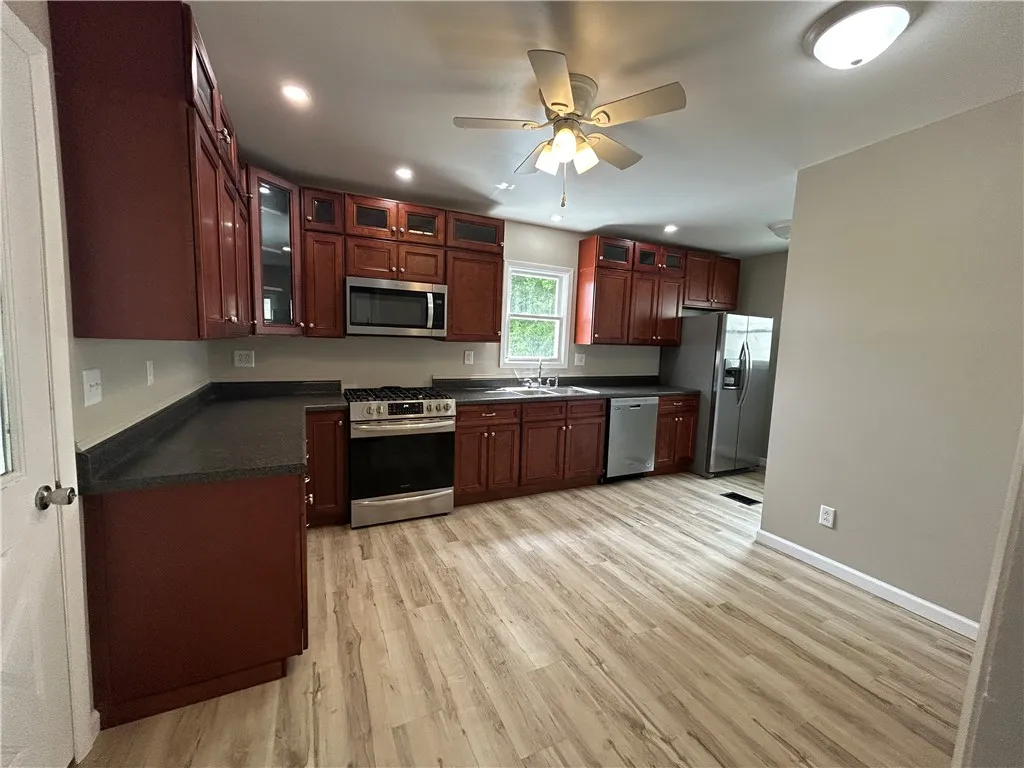 111 Lewis Street, Geneva City, New York 14456, Geneva City, New York 14456, 4 Bedrooms Bedrooms, 6 Rooms Rooms,2 BathroomsBathrooms,Residential,For Sale,111 Lewis Street, Geneva City, New York 14456,R1623228