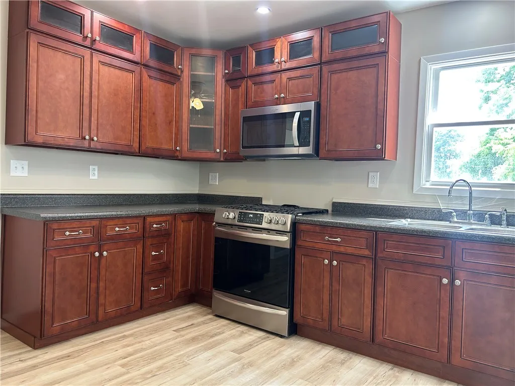 111 Lewis Street, Geneva City, New York 14456, Geneva City, New York 14456, 4 Bedrooms Bedrooms, 6 Rooms Rooms,2 BathroomsBathrooms,Residential,For Sale,111 Lewis Street, Geneva City, New York 14456,R1623228