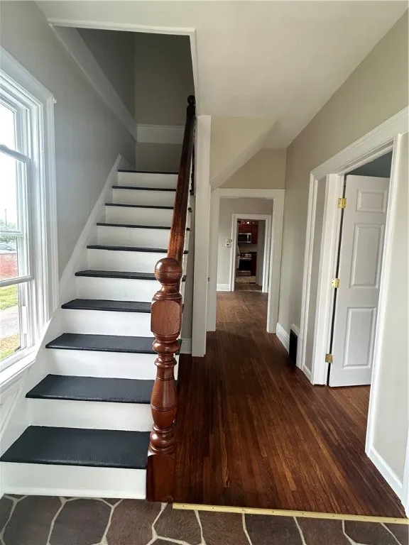 111 Lewis Street, Geneva City, New York 14456, Geneva City, New York 14456, 4 Bedrooms Bedrooms, 6 Rooms Rooms,2 BathroomsBathrooms,Residential,For Sale,111 Lewis Street, Geneva City, New York 14456,R1623228