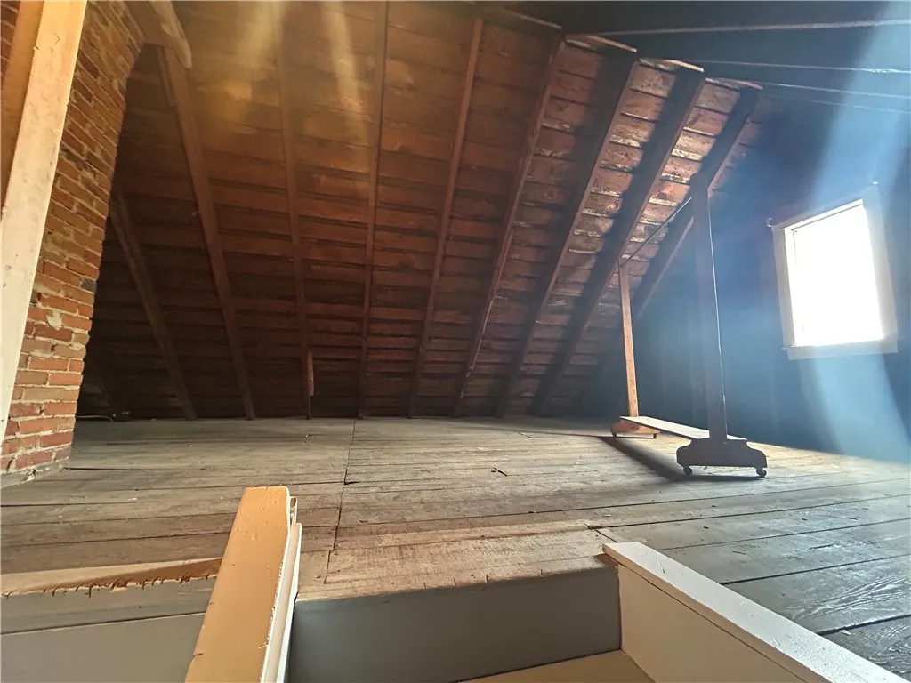 111 Lewis Street, Geneva City, New York 14456, Geneva City, New York 14456, 4 Bedrooms Bedrooms, 6 Rooms Rooms,2 BathroomsBathrooms,Residential,For Sale,111 Lewis Street, Geneva City, New York 14456,R1623228