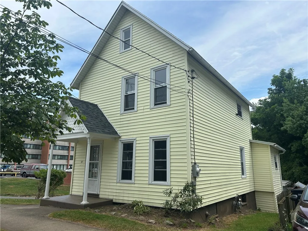 111 Lewis Street, Geneva City, New York 14456, Geneva City, New York 14456, 4 Bedrooms Bedrooms, 6 Rooms Rooms,2 BathroomsBathrooms,Residential,For Sale,111 Lewis Street, Geneva City, New York 14456,R1623228