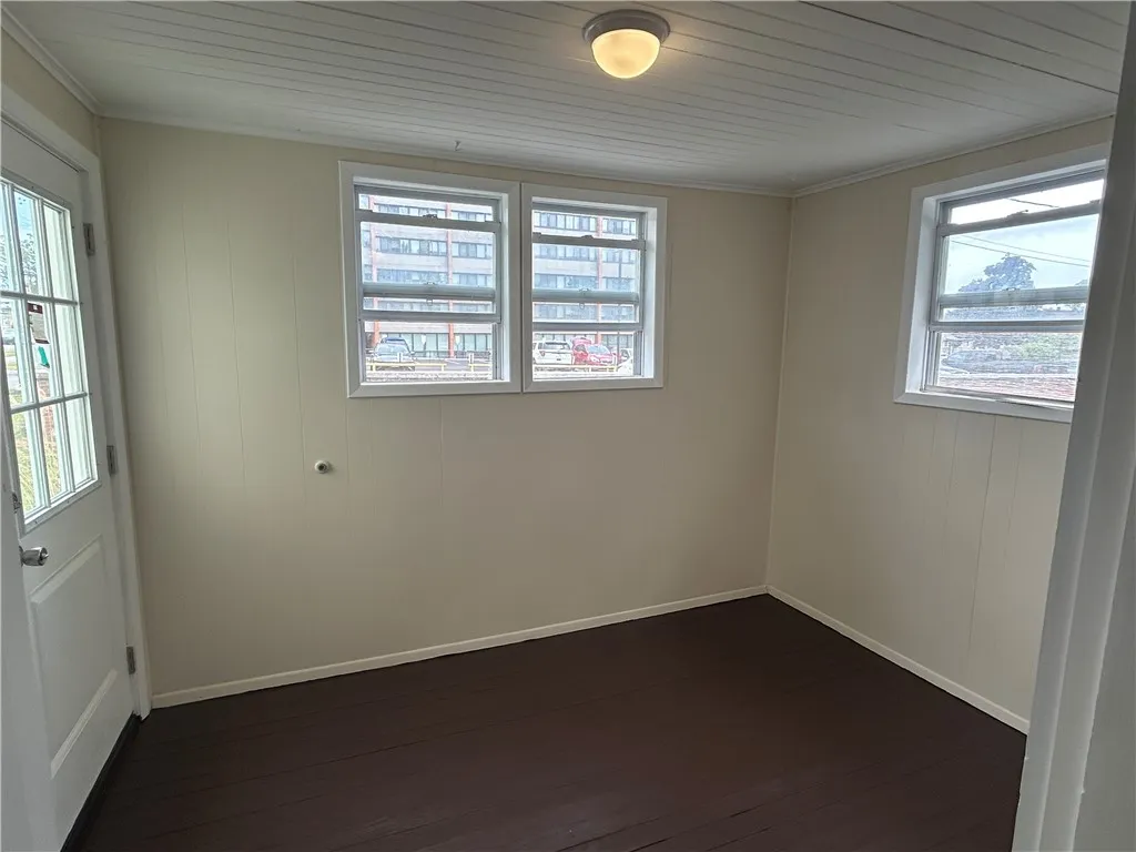 111 Lewis Street, Geneva City, New York 14456, Geneva City, New York 14456, 4 Bedrooms Bedrooms, 6 Rooms Rooms,2 BathroomsBathrooms,Residential,For Sale,111 Lewis Street, Geneva City, New York 14456,R1623228