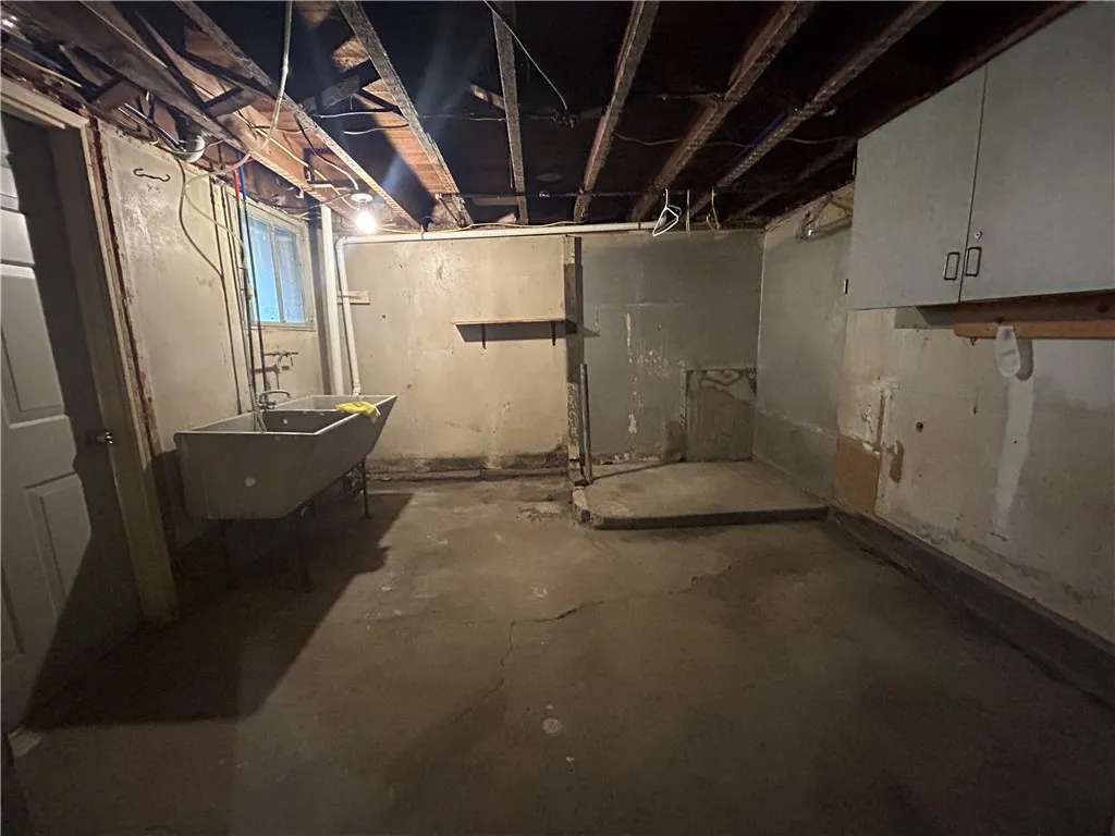 111 Lewis Street, Geneva City, New York 14456, Geneva City, New York 14456, 4 Bedrooms Bedrooms, 6 Rooms Rooms,2 BathroomsBathrooms,Residential,For Sale,111 Lewis Street, Geneva City, New York 14456,R1623228