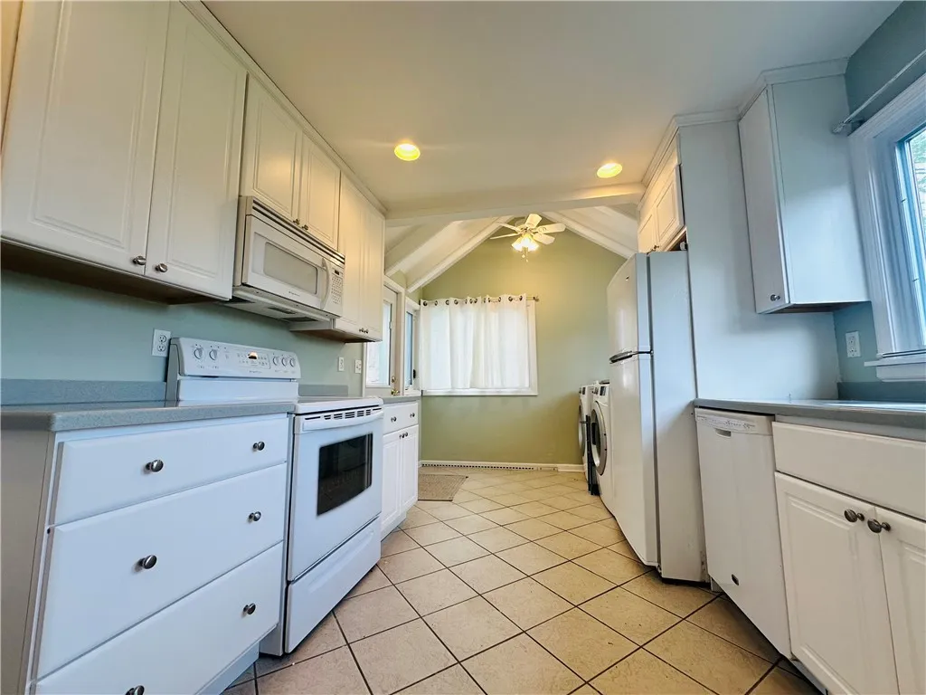 171 Upper Delevan Avenue, Corning City, New York 1, Corning City, New York 14830, 3 Bedrooms Bedrooms, 9 Rooms Rooms,2 BathroomsBathrooms,Residential,For Sale,171 Upper Delevan Avenue, Corning City, New York 1,R1622725