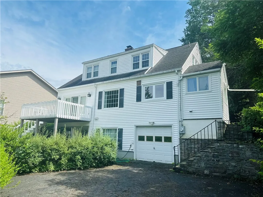 171 Upper Delevan Avenue, Corning City, New York 1, Corning City, New York 14830, 3 Bedrooms Bedrooms, 9 Rooms Rooms,2 BathroomsBathrooms,Residential,For Sale,171 Upper Delevan Avenue, Corning City, New York 1,R1622725
