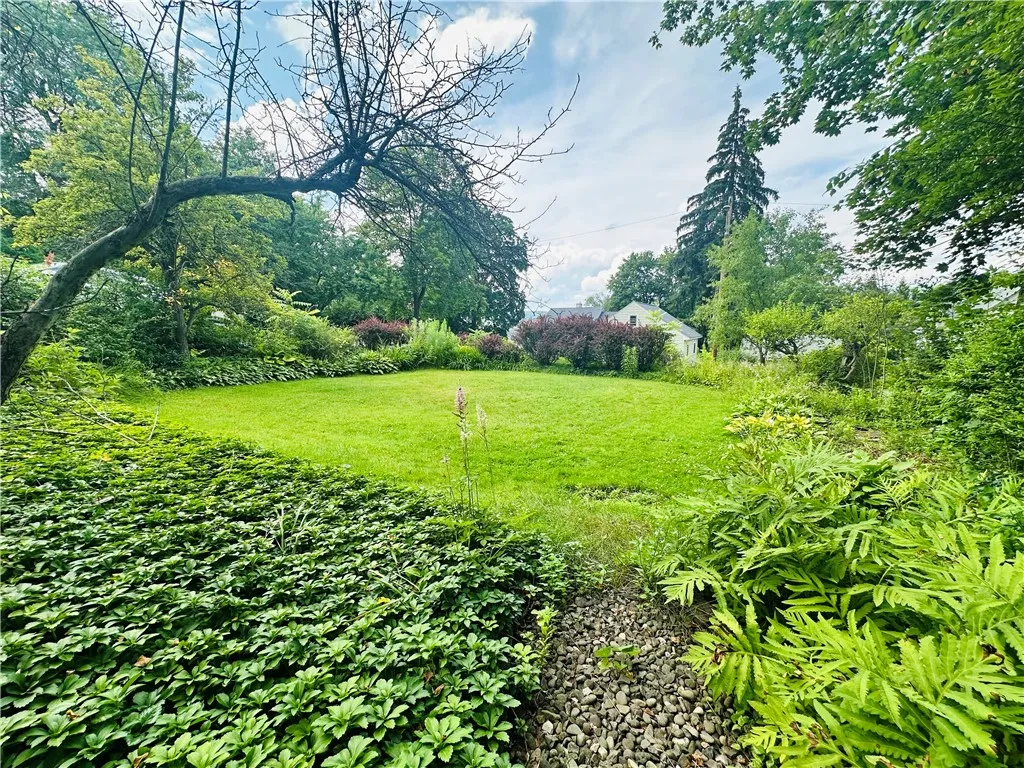 171 Upper Delevan Avenue, Corning City, New York 1, Corning City, New York 14830, 3 Bedrooms Bedrooms, 9 Rooms Rooms,2 BathroomsBathrooms,Residential,For Sale,171 Upper Delevan Avenue, Corning City, New York 1,R1622725