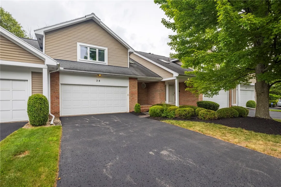 28 Chasewood Circle, Henrietta, New York 14618, Henrietta, New York 14618, 2 Bedrooms Bedrooms, 7 Rooms Rooms,1 BathroomBathrooms,Residential,For Sale,28 Chasewood Circle, Henrietta, New York 14618,R1621969
