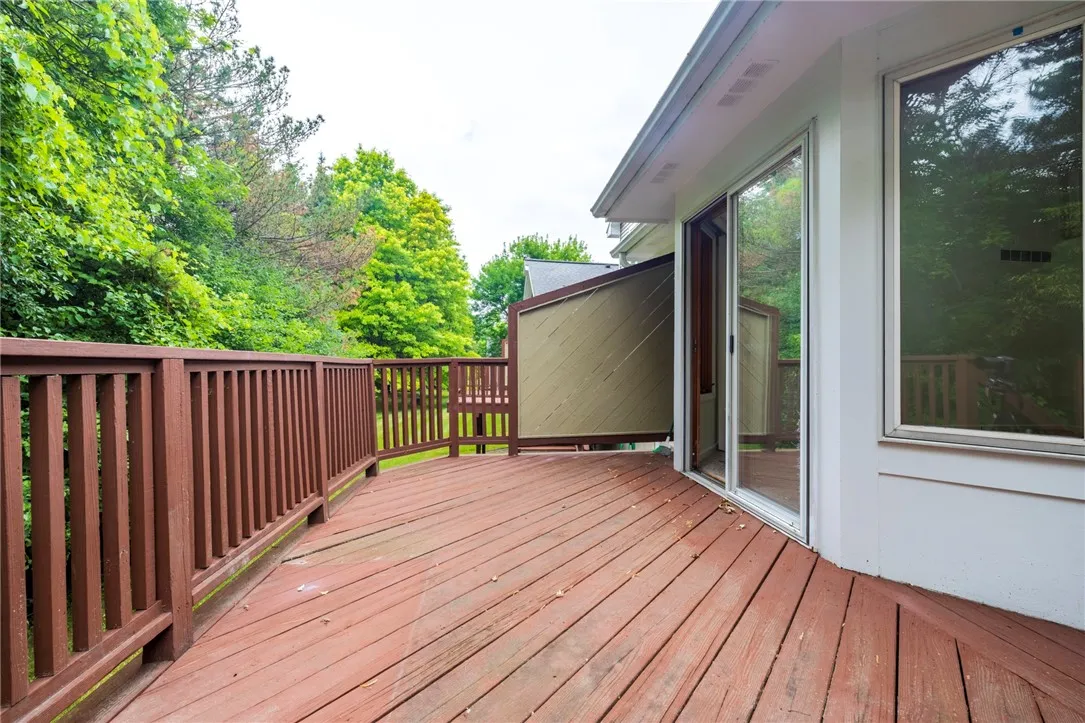 28 Chasewood Circle, Henrietta, New York 14618, Henrietta, New York 14618, 2 Bedrooms Bedrooms, 7 Rooms Rooms,1 BathroomBathrooms,Residential,For Sale,28 Chasewood Circle, Henrietta, New York 14618,R1621969