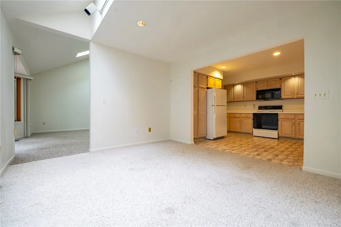 28 Chasewood Circle, Henrietta, New York 14618, Henrietta, New York 14618, 2 Bedrooms Bedrooms, 7 Rooms Rooms,1 BathroomBathrooms,Residential,For Sale,28 Chasewood Circle, Henrietta, New York 14618,R1621969