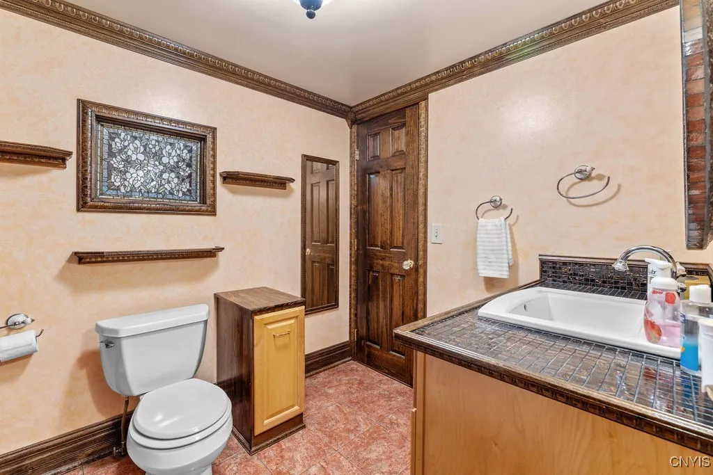 703 Mountainview Avenue East, Syracuse, New York 1, Syracuse, New York 13224, 2 Bedrooms Bedrooms, 6 Rooms Rooms,1 BathroomBathrooms,Residential,For Sale,703 Mountainview Avenue East, Syracuse, New York 1,S1622205