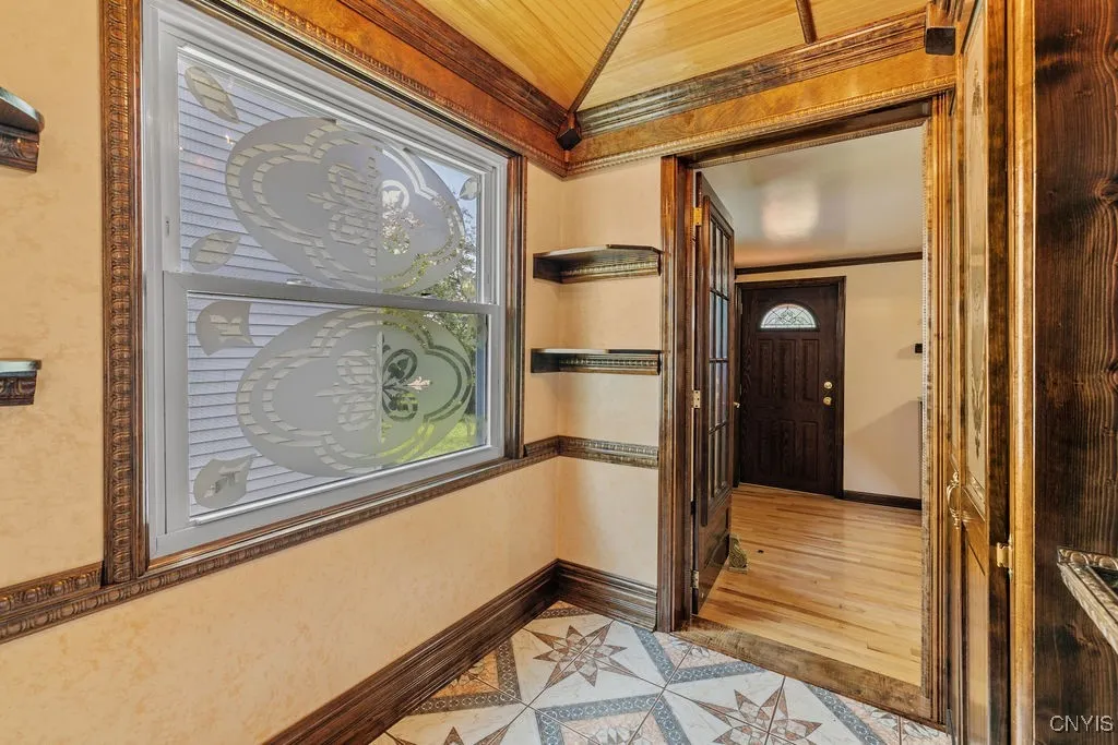 703 Mountainview Avenue East, Syracuse, New York 1, Syracuse, New York 13224, 2 Bedrooms Bedrooms, 6 Rooms Rooms,1 BathroomBathrooms,Residential,For Sale,703 Mountainview Avenue East, Syracuse, New York 1,S1622205