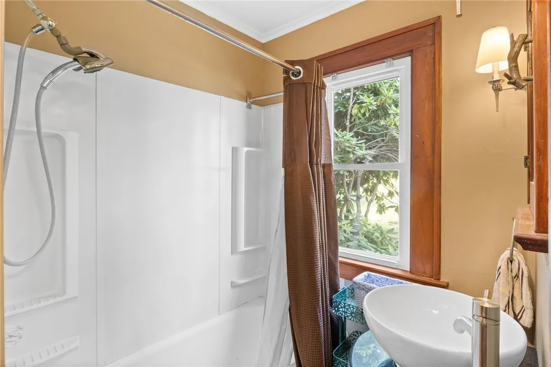 374 South Drive, Greece, New York 14612, Greece, New York 14612, 2 Bedrooms Bedrooms, 6 Rooms Rooms,1 BathroomBathrooms,Residential,For Sale,374 South Drive, Greece, New York 14612,R1592160