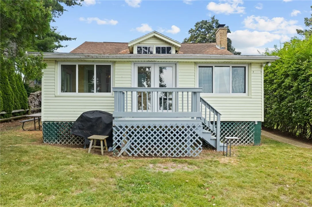 374 South Drive, Greece, New York 14612, Greece, New York 14612, 2 Bedrooms Bedrooms, 6 Rooms Rooms,1 BathroomBathrooms,Residential,For Sale,374 South Drive, Greece, New York 14612,R1592160