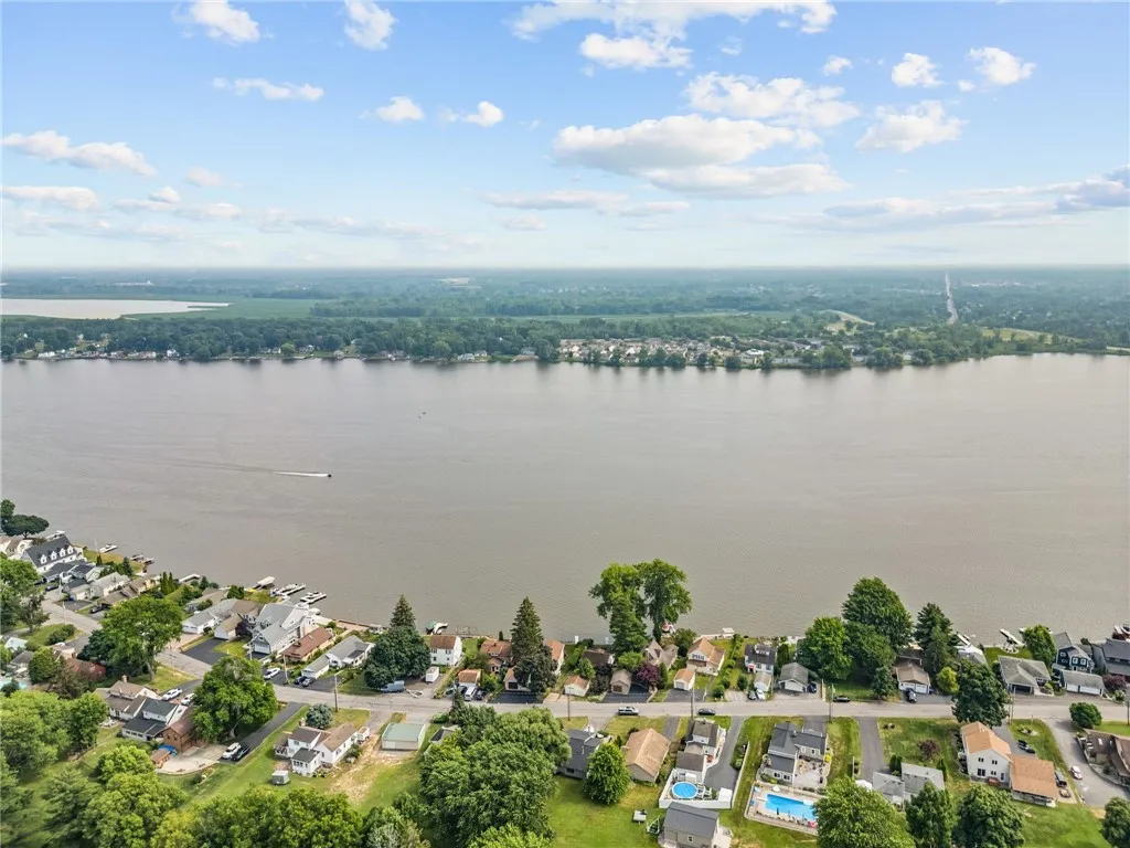 374 South Drive, Greece, New York 14612, Greece, New York 14612, 2 Bedrooms Bedrooms, 6 Rooms Rooms,1 BathroomBathrooms,Residential,For Sale,374 South Drive, Greece, New York 14612,R1592160