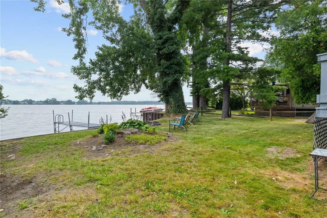 374 South Drive, Greece, New York 14612, Greece, New York 14612, 2 Bedrooms Bedrooms, 6 Rooms Rooms,1 BathroomBathrooms,Residential,For Sale,374 South Drive, Greece, New York 14612,R1592160